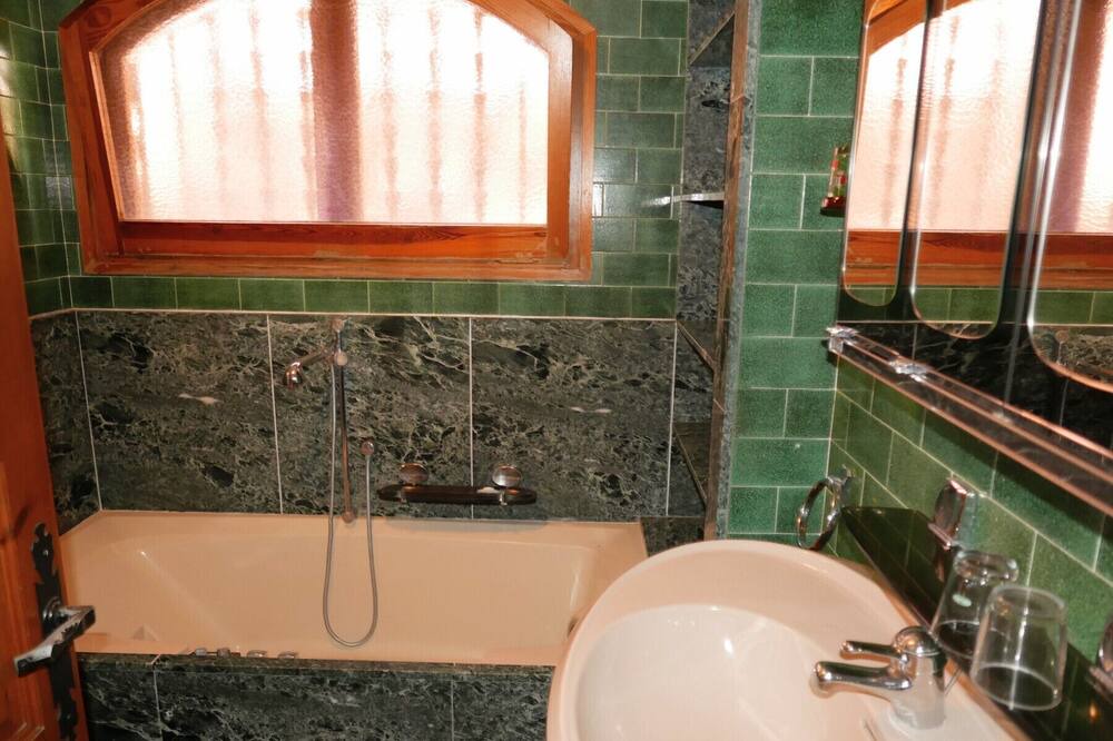 Photo of Bathroom in Llanca