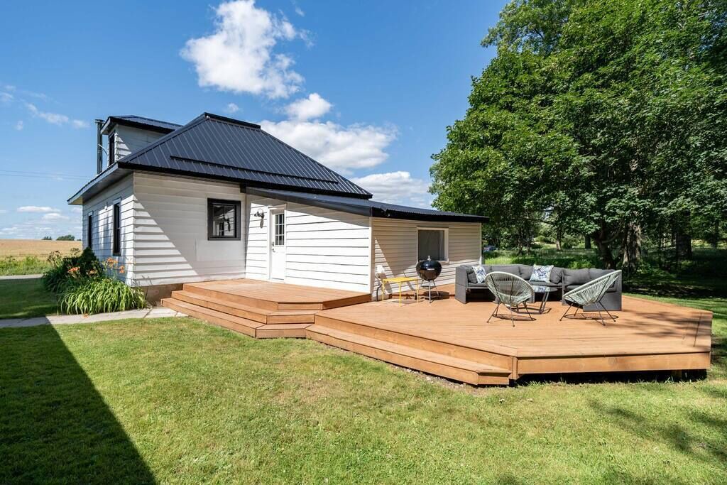 Photo of Outdoor in Hillier