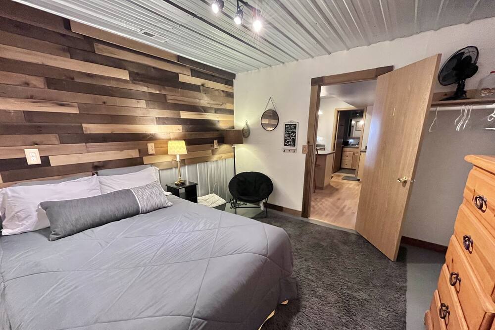 Photo of Bedroom in Knik-Fairview