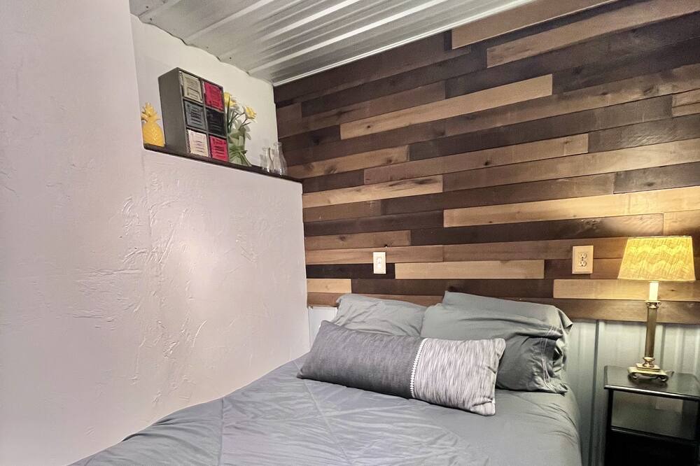 Photo of Bedroom in Knik-Fairview
