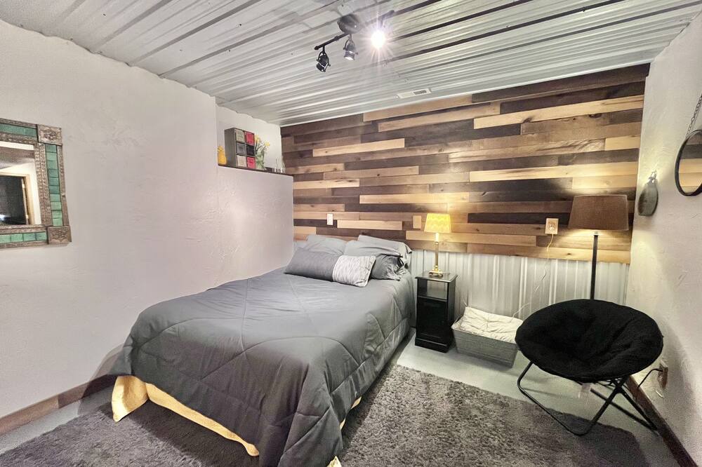 Photo of Bedroom in Knik-Fairview