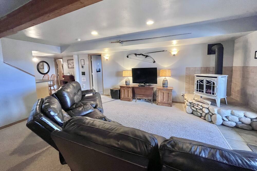 Photo of Livingroom in Knik-Fairview