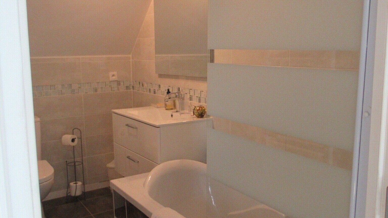Photo of Bathroom in Nouatre