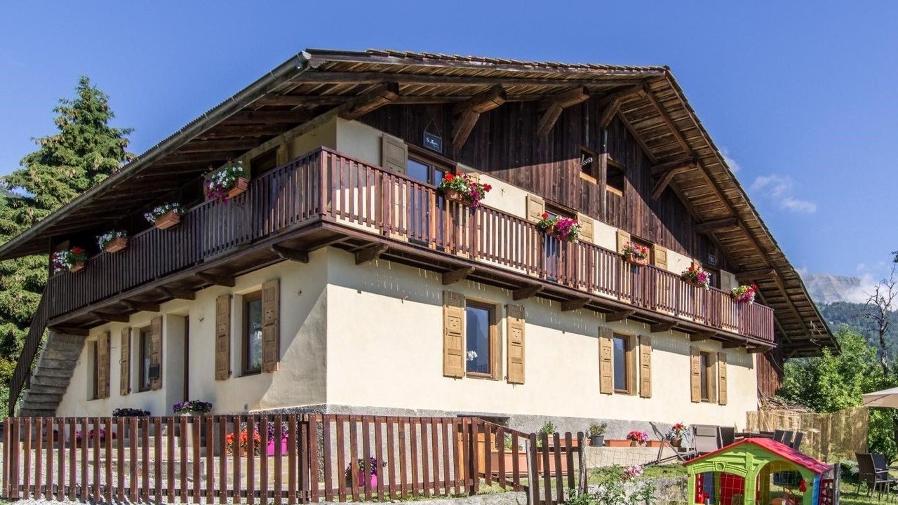 Photo of Outdoor in Cordon