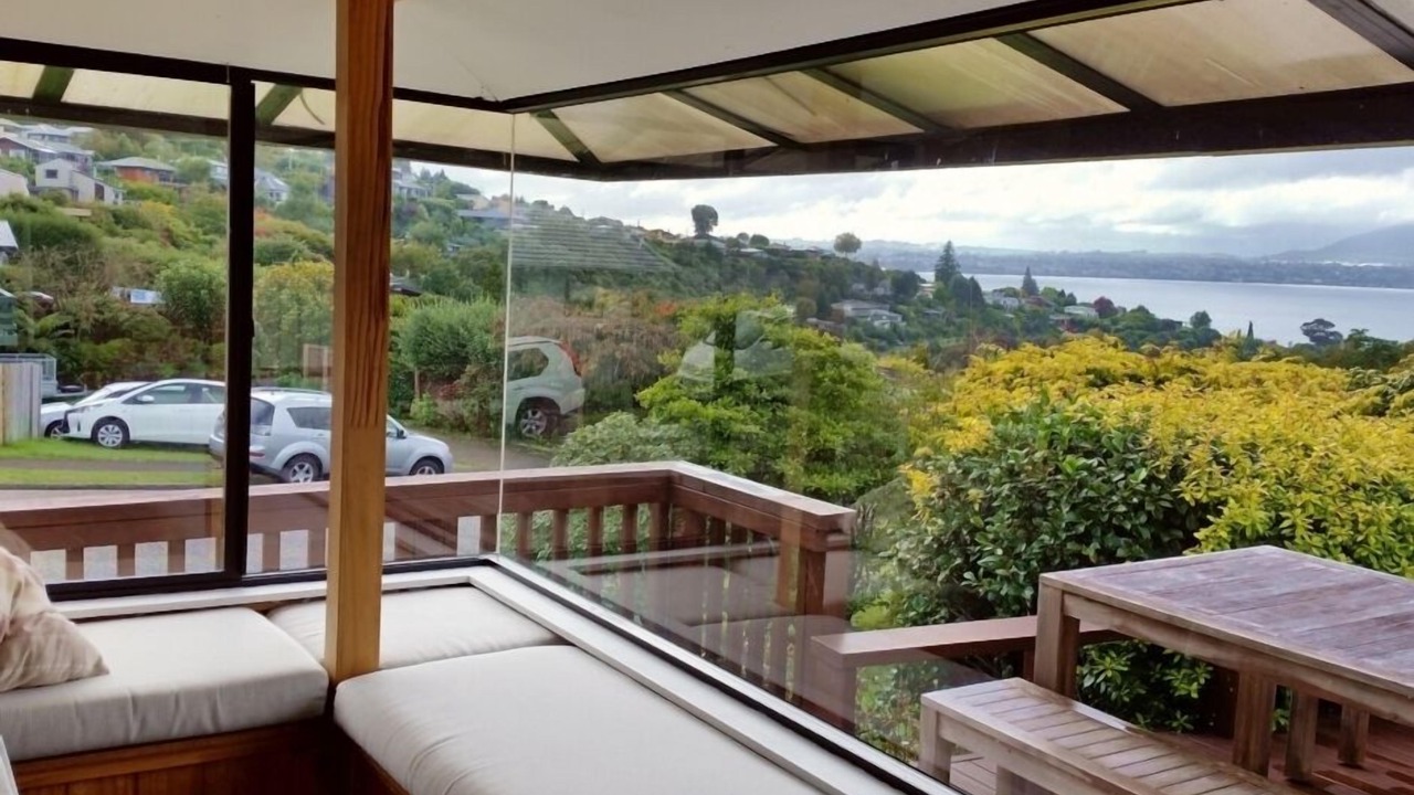 Photo of Patio Balcony in Acacia Bay