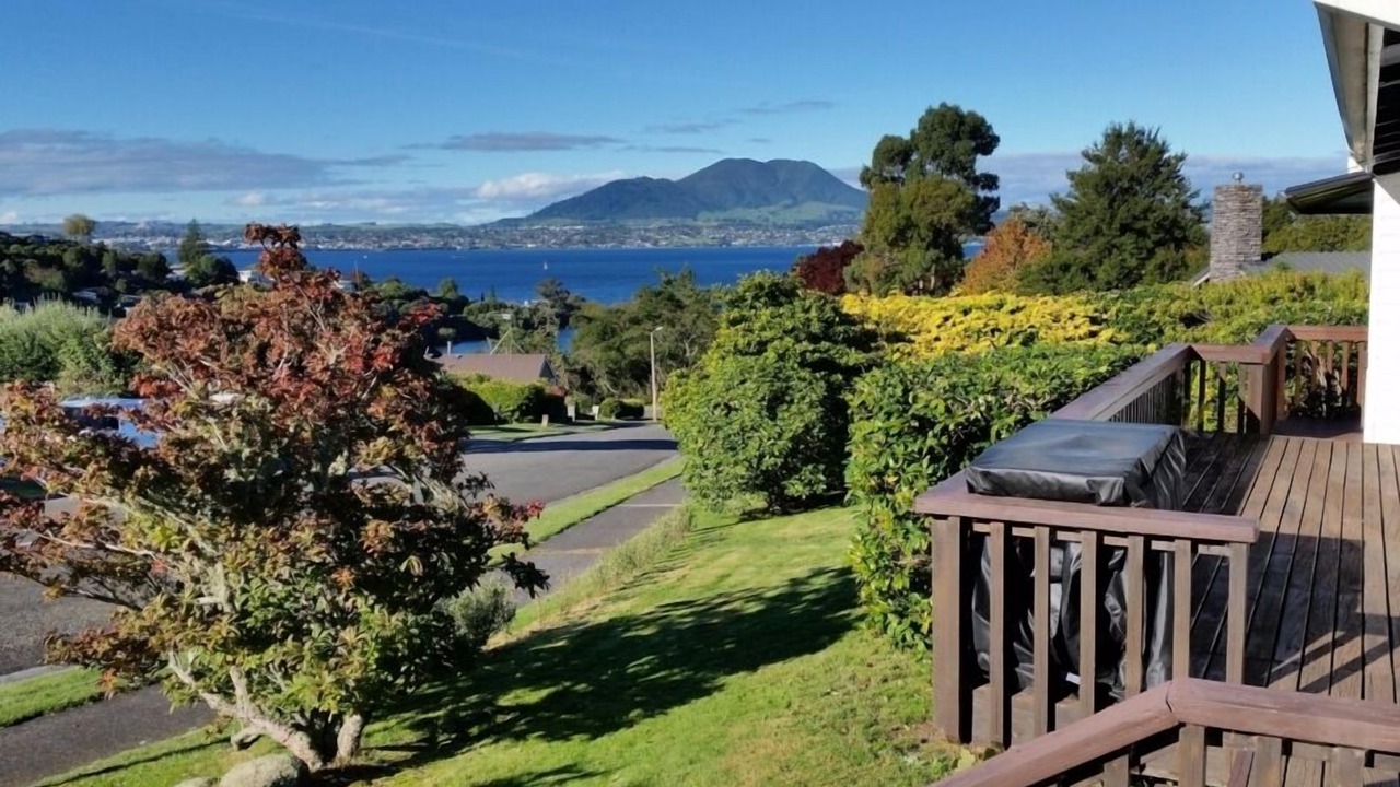 Photo of Outdoor in Acacia Bay