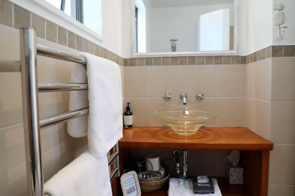 Photo of Bathroom in Cooks Beach