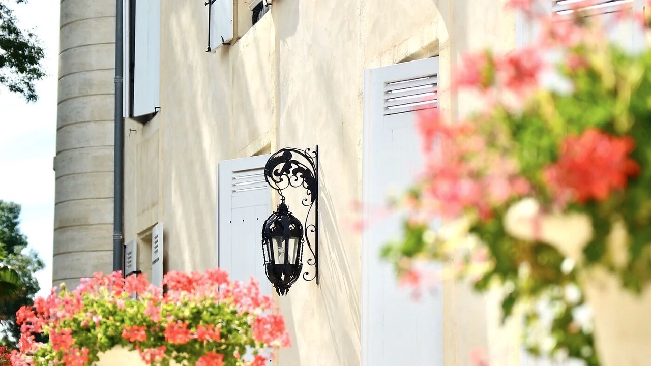 Photo of Outdoor in Tresses