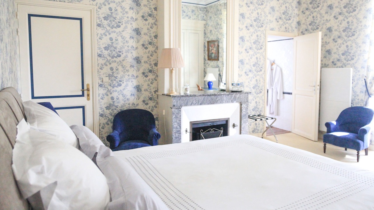 Photo of Bathroom in Tresses