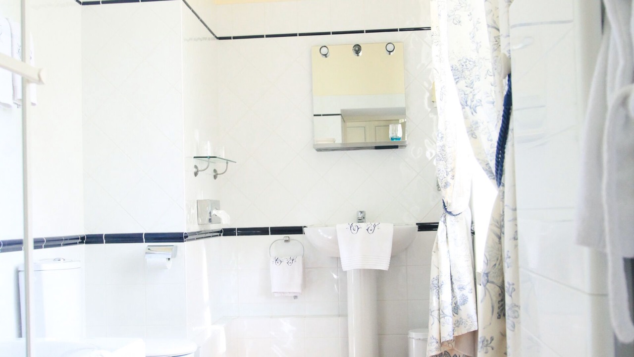 Photo of Bathroom in Tresses