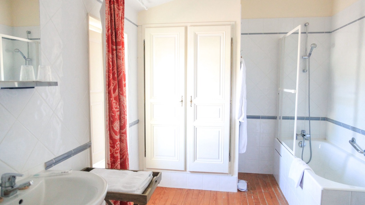 Photo of Others in Tresses