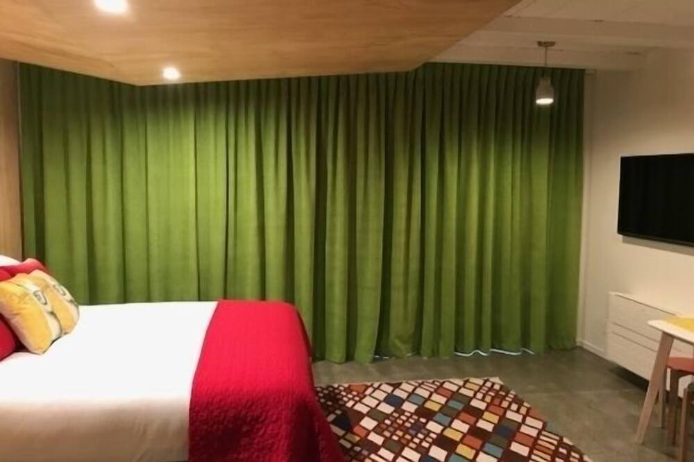 Photo of Others in Aro Valley