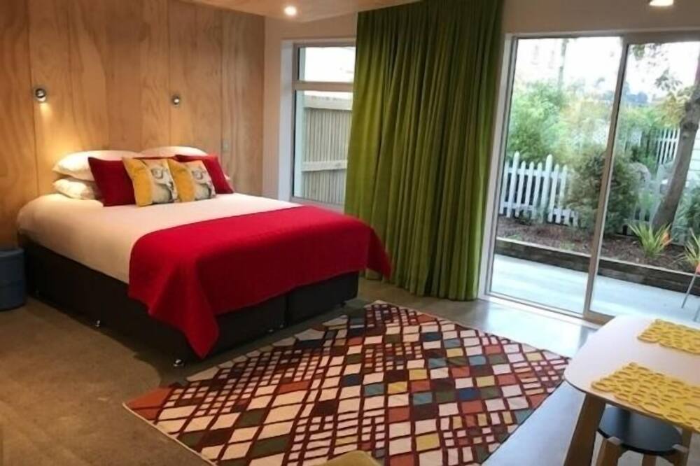 Photo of Others in Aro Valley