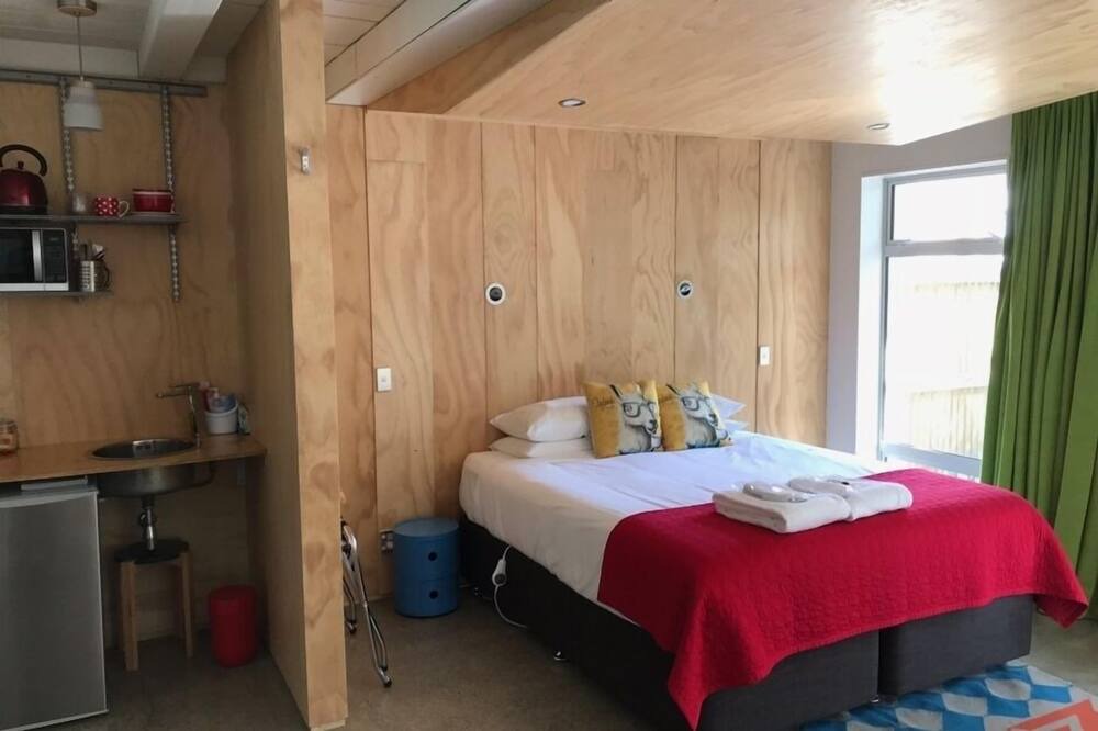 Photo of Others in Aro Valley