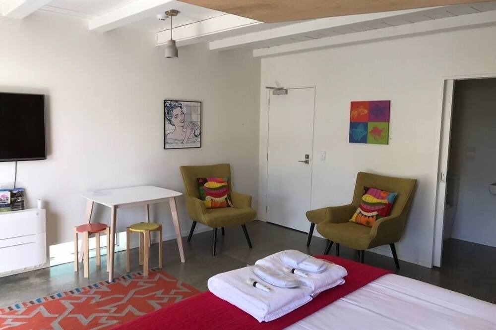 Photo of Others in Aro Valley