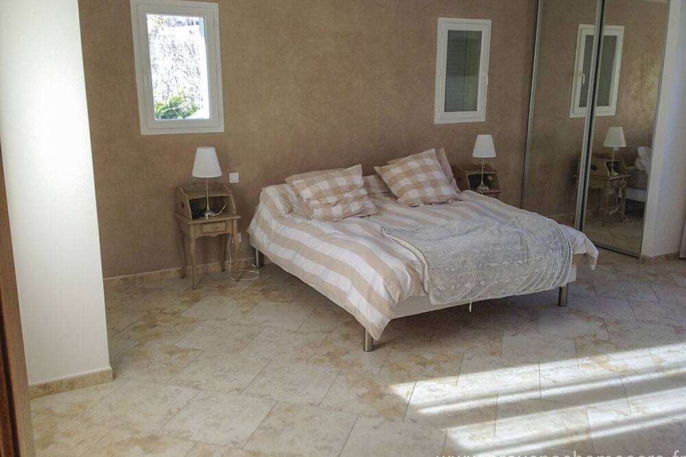 Photo of Bedroom in Cruis