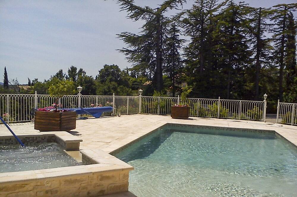 Photo of Outdoor in Cruis