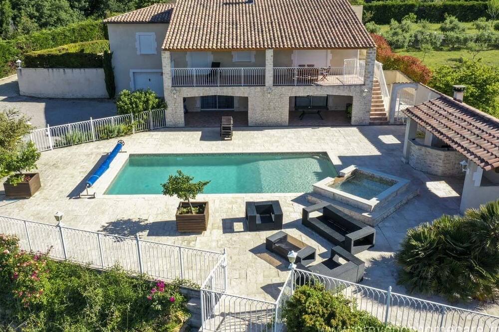 Photo of Outdoor in Cruis