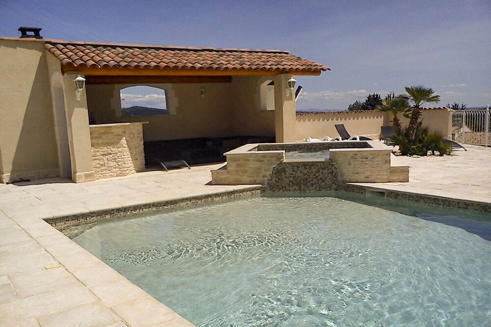 Photo of Outdoor in Cruis
