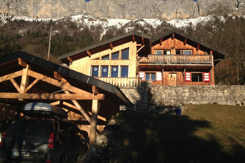 Photo of Outdoor in Dingy-Saint-Clair