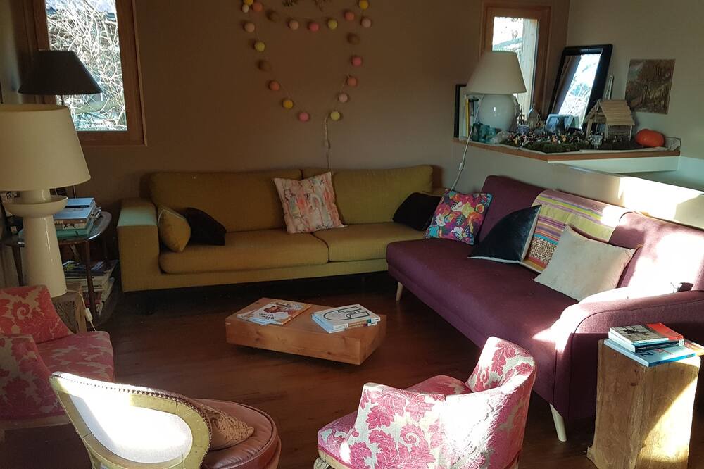 Photo of Livingroom in Dingy-Saint-Clair