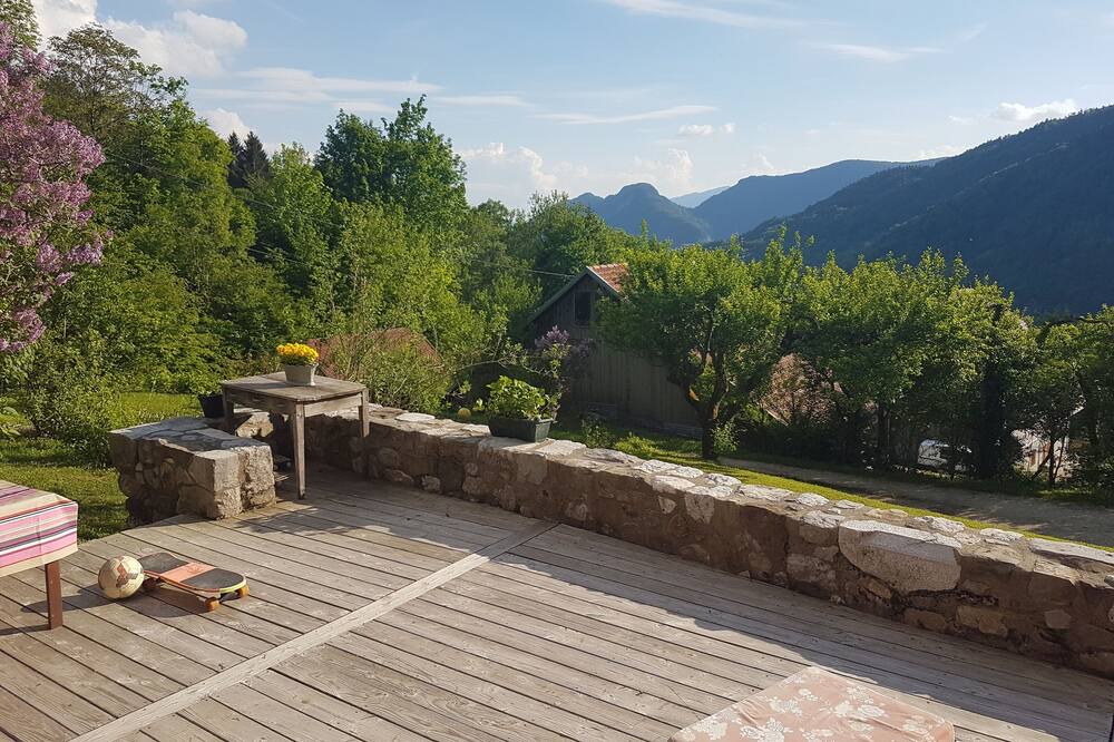 Photo of Patio Balcony in Dingy-Saint-Clair