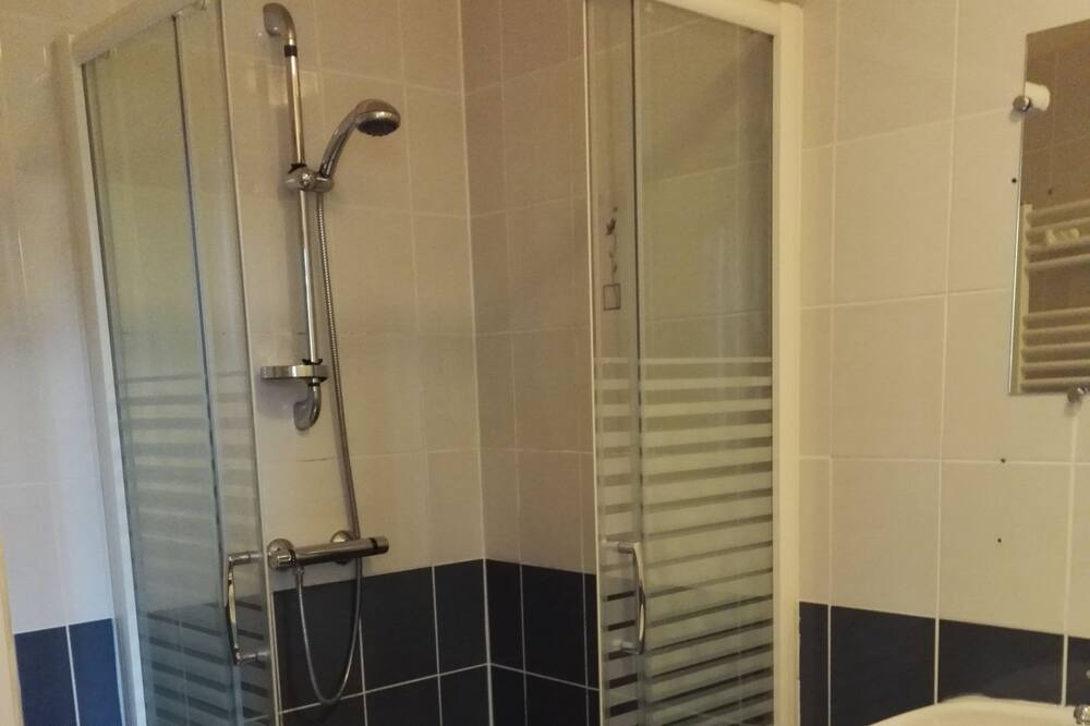 Photo of Bathroom in Saint-Martin-du-Puy