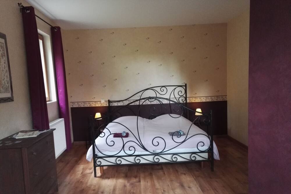 Photo of Bedroom in Saint-Martin-du-Puy