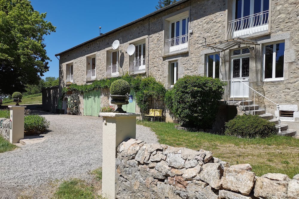 Photo of Outdoor in Saint-Martin-du-Puy