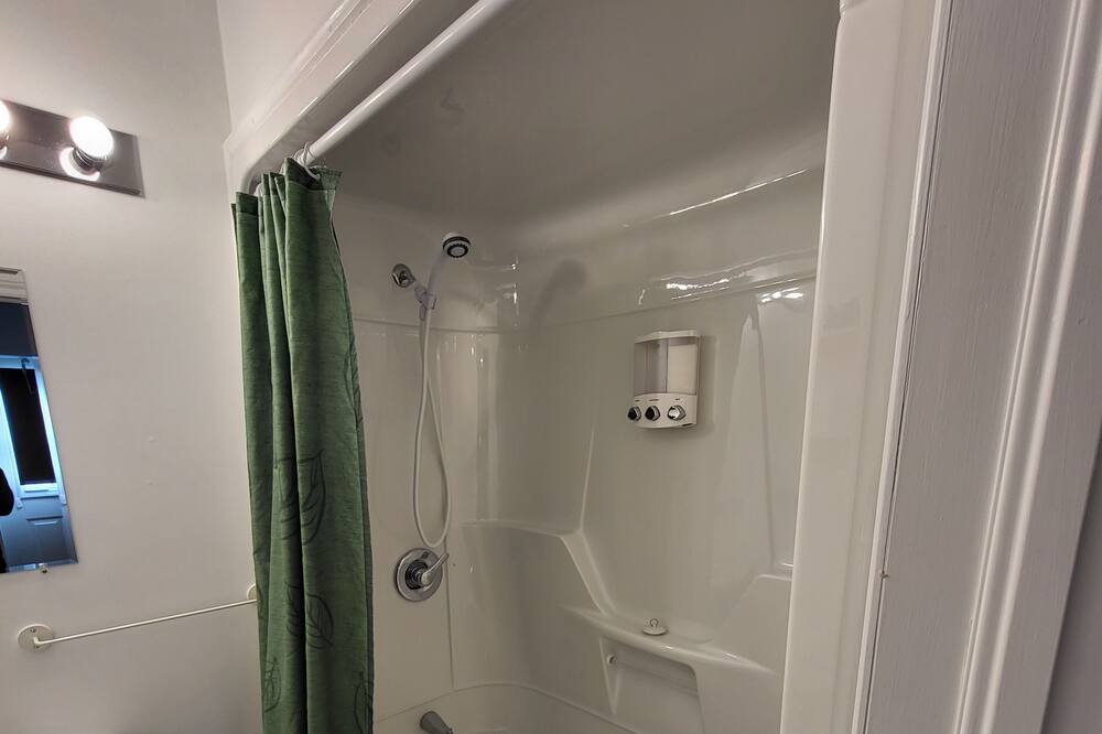 Photo of Bathroom in Cormack