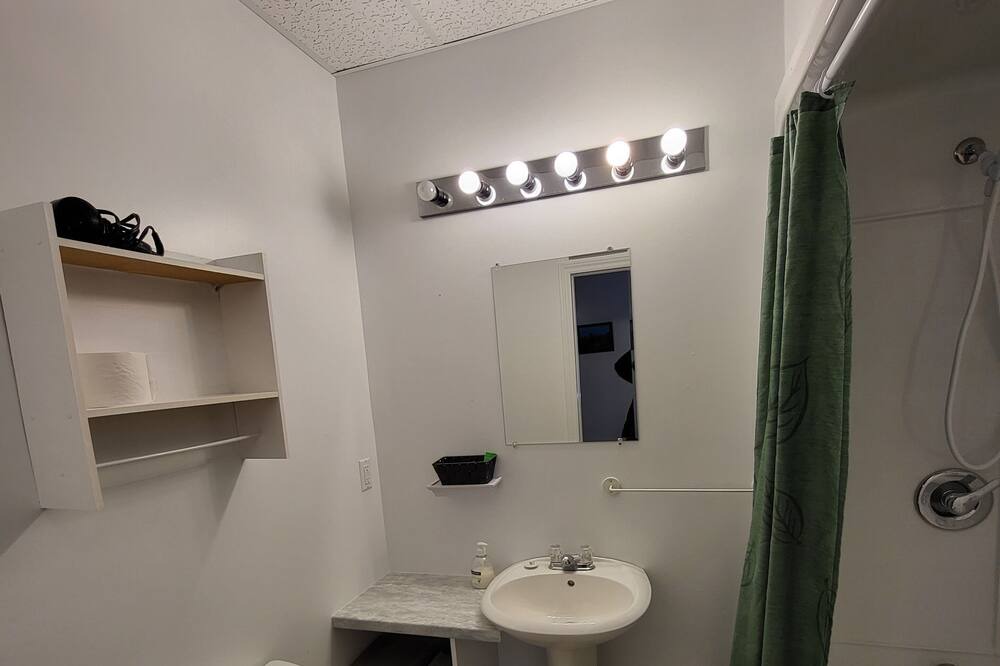 Photo of Bathroom in Cormack