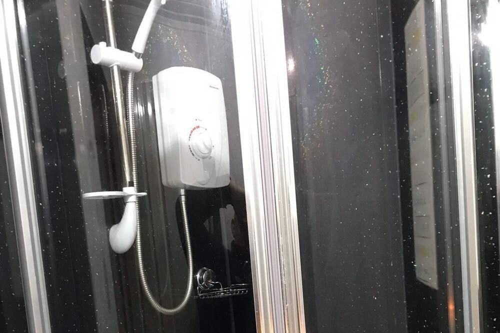 Photo of Bathroom in Bont Newydd