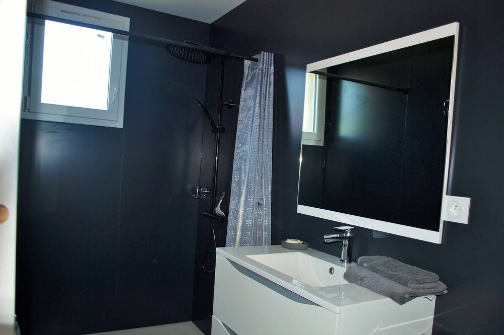 Photo of Bathroom in Fronton