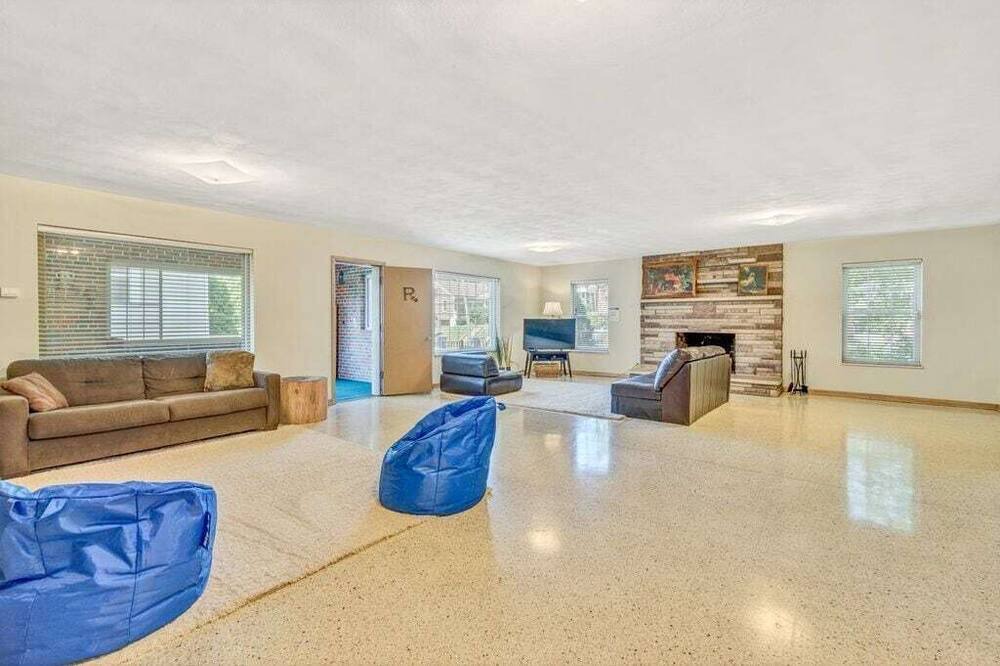 Photo of Livingroom in Lindenwood Park