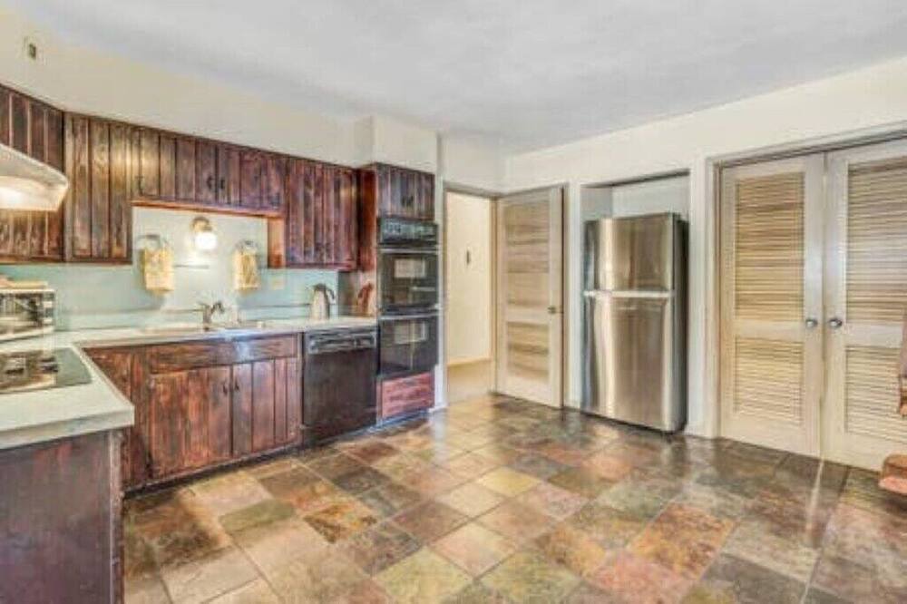 Photo of Kitchen in Lindenwood Park