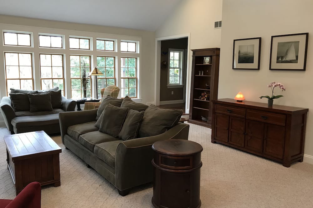 Photo of Livingroom in West Chester