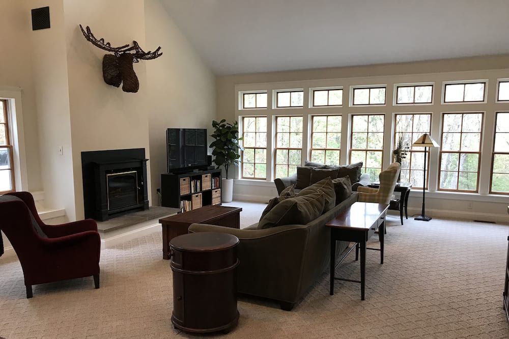 Photo of Livingroom in West Chester