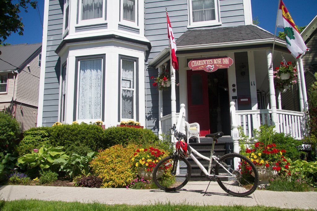 Photo of Outdoor in Queens Square