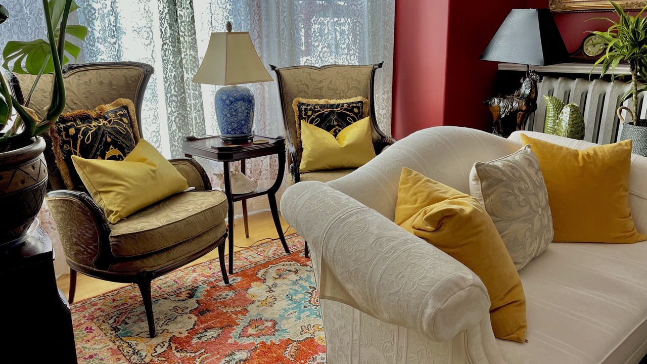 Photo of Others in Queens Square