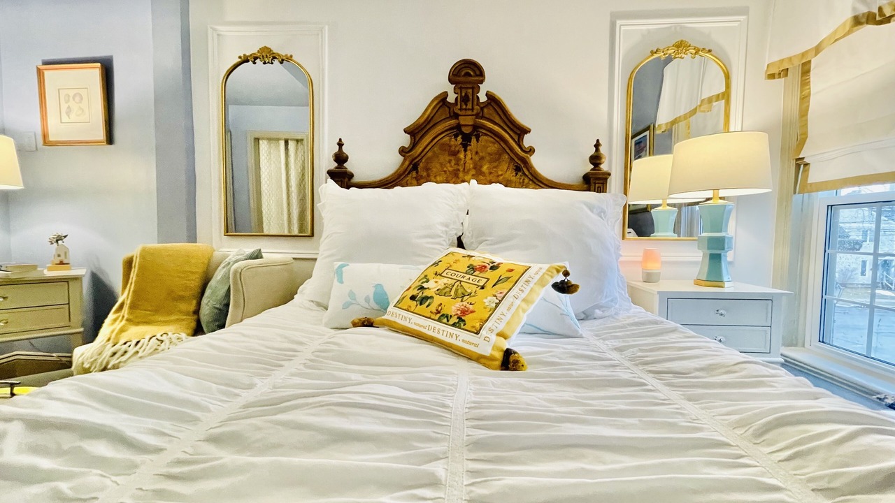 Photo of Bedroom in Queens Square