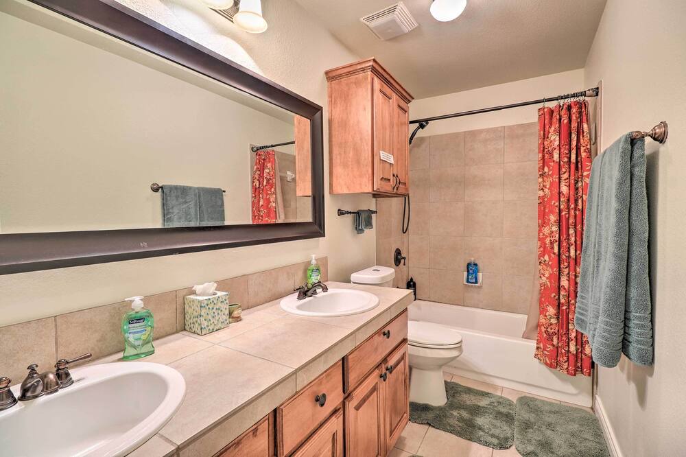 Photo of Bathroom in Apache Shores