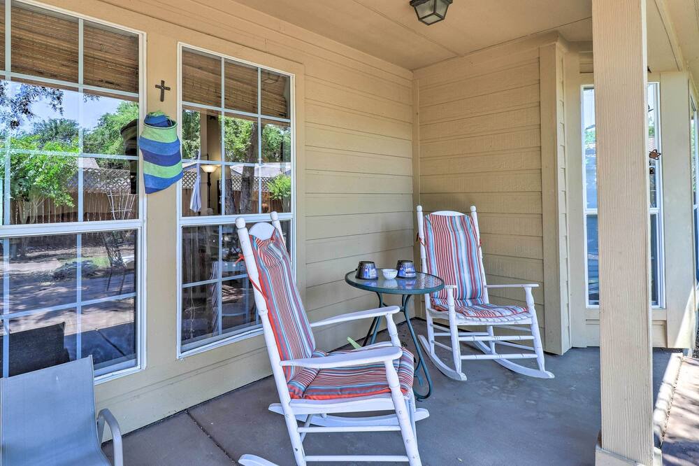 Photo of Patio Balcony in Apache Shores