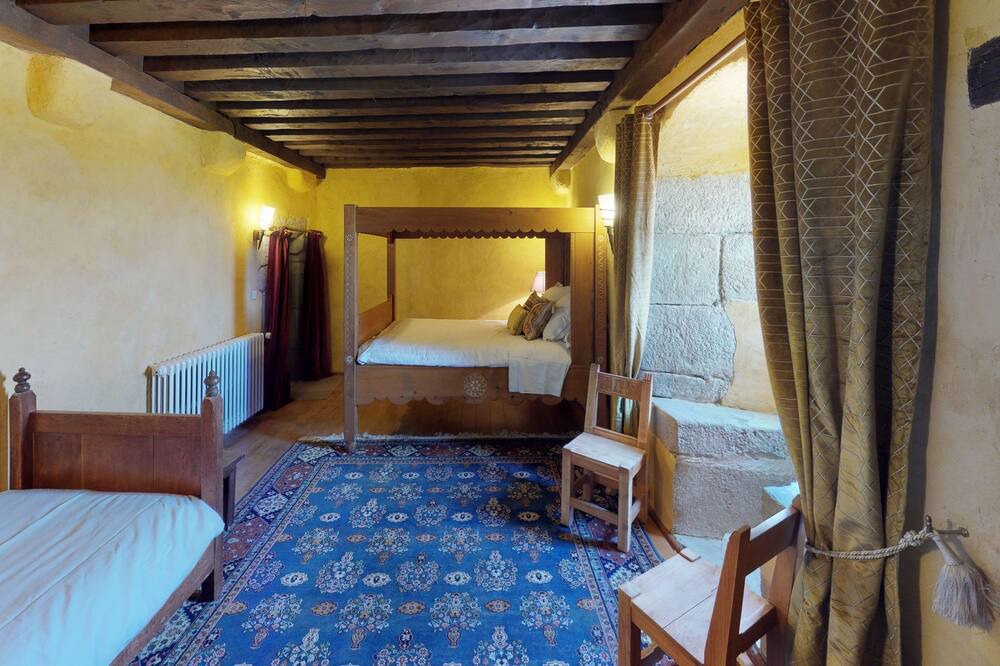 Photo of Bedroom in Brenthonne