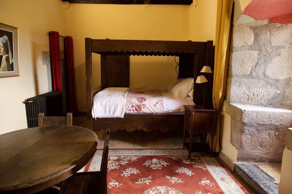 Photo of Bedroom in Brenthonne