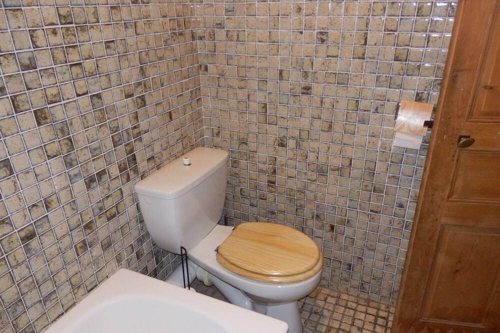 Photo of Bathroom in Brenthonne