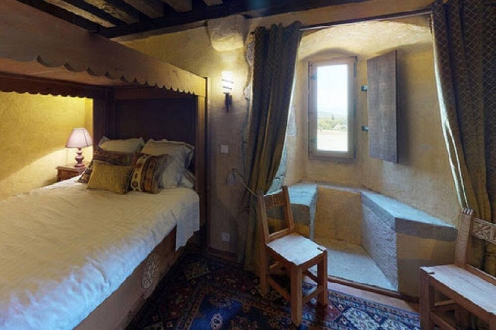 Photo of Bedroom in Brenthonne