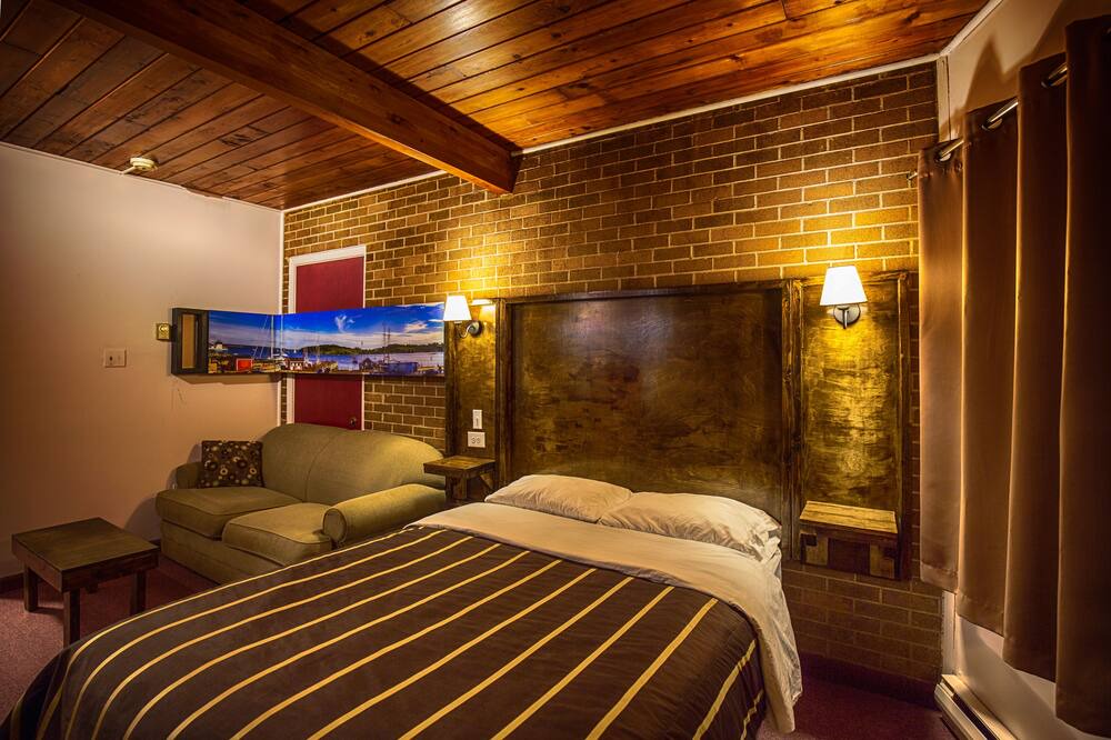 Photo of Bedroom in Lunenburg