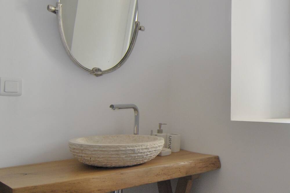 Photo of Bathroom in Clarac