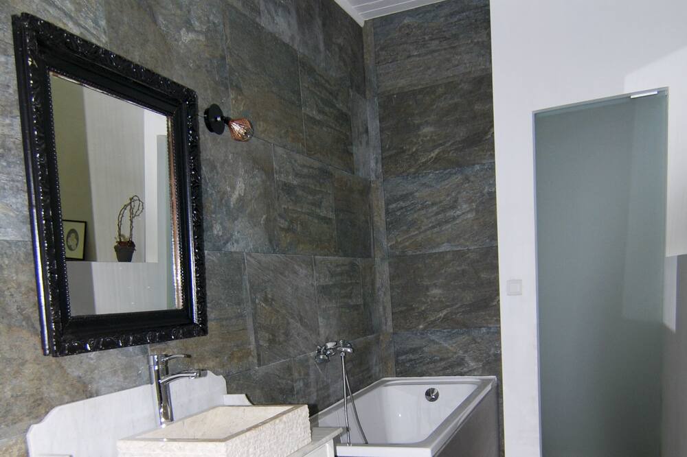 Photo of Bathroom in Clarac