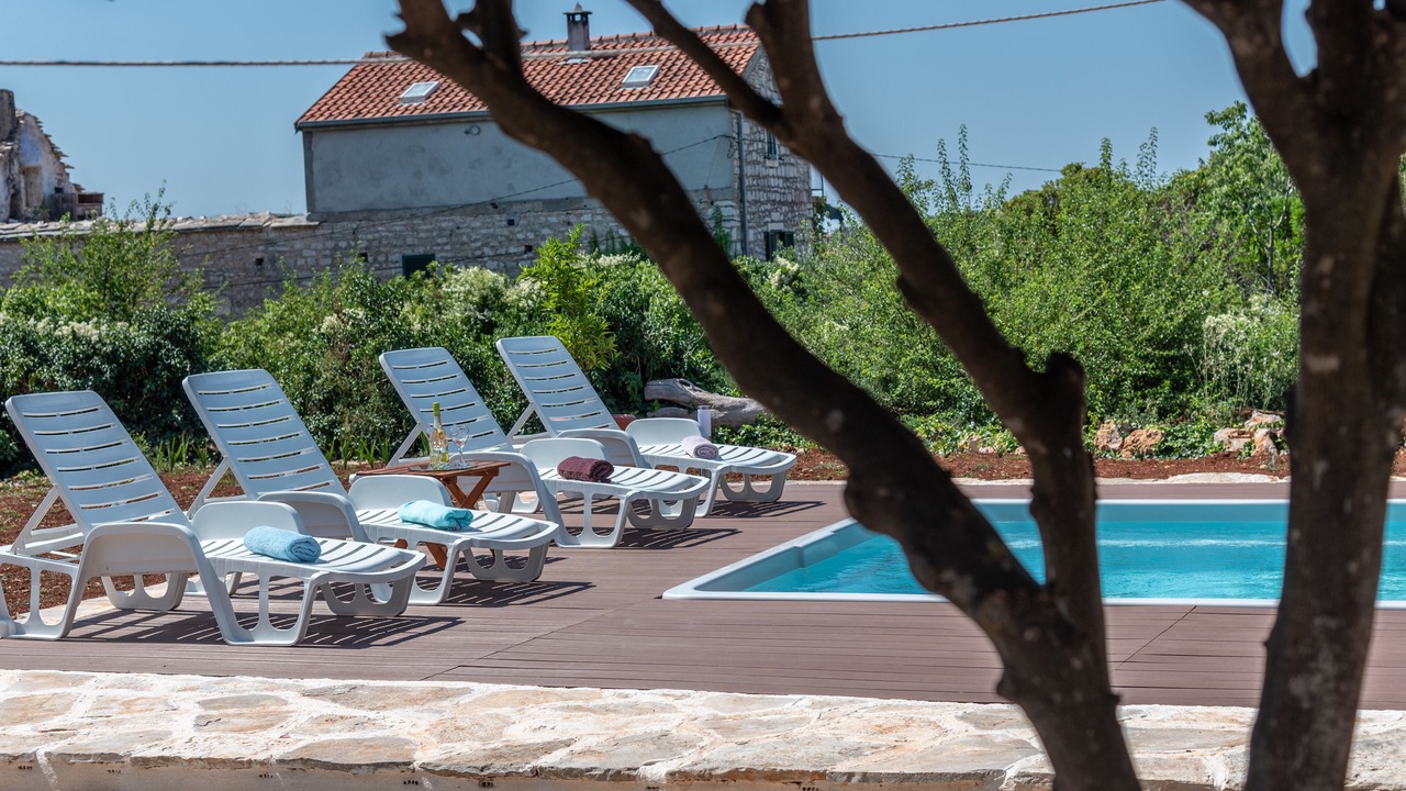 Photo of Outdoor in Grohote